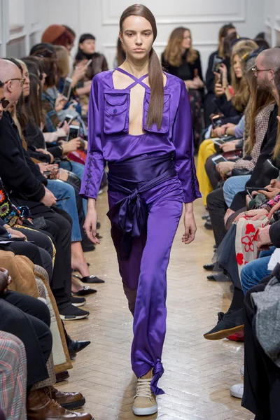 Look 24